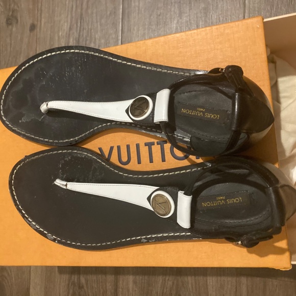 100% Authentic Louis Vuitton Sandals - Picture 4 of 5